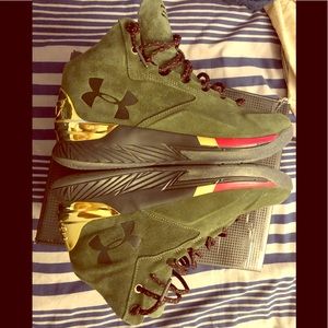 Curry 1 Lux
